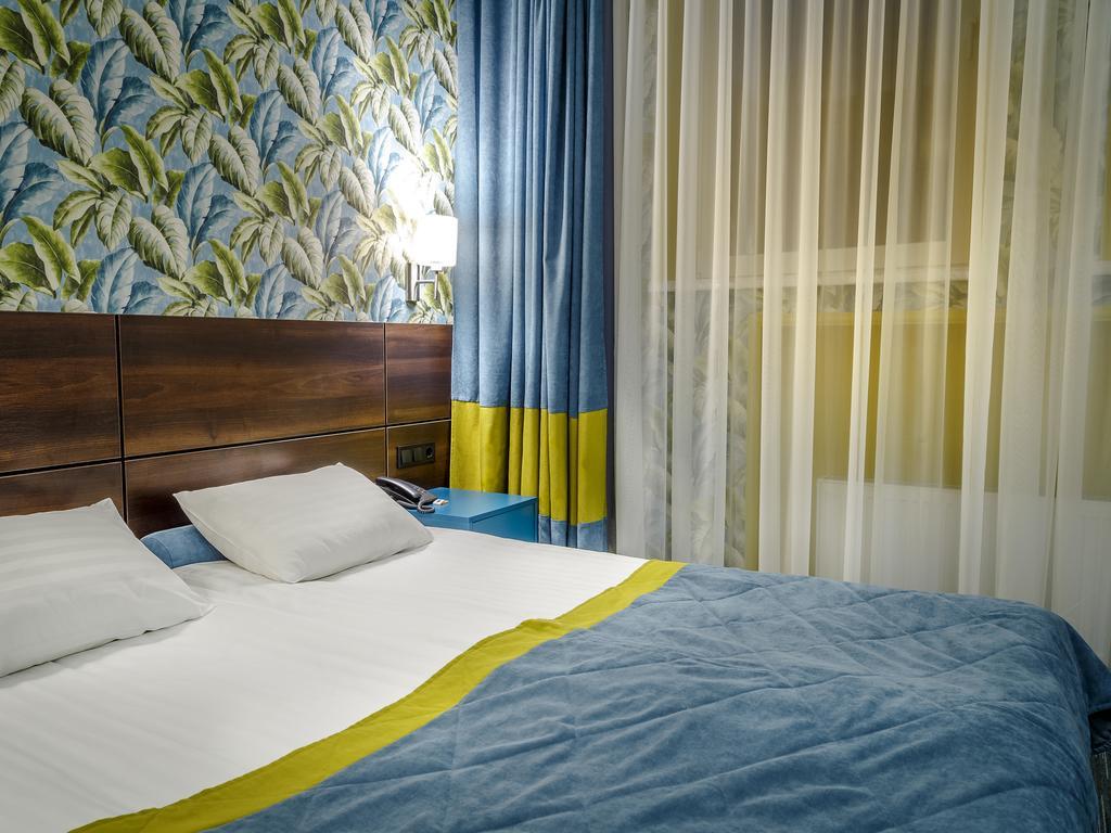 Road Star Hotel Dnipro Esterno foto