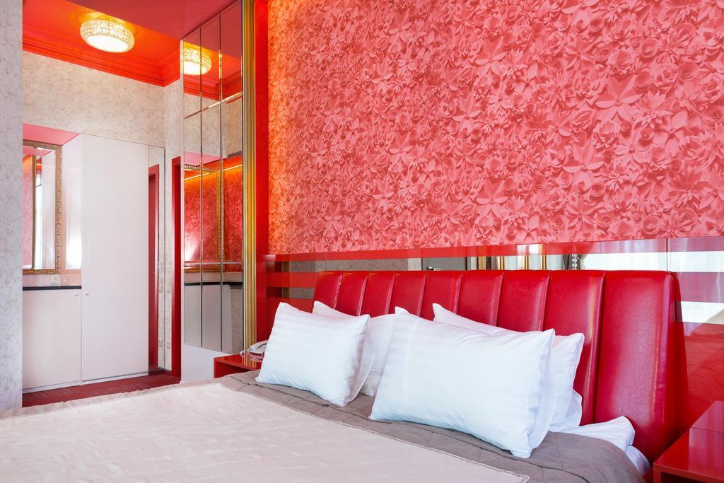 Road Star Hotel Dnipro Esterno foto